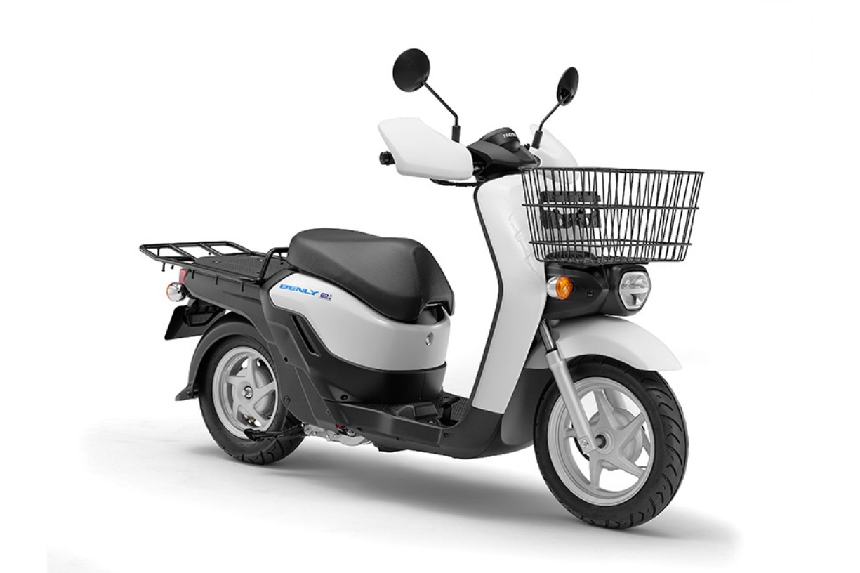 Honda BENLY e scooter front view