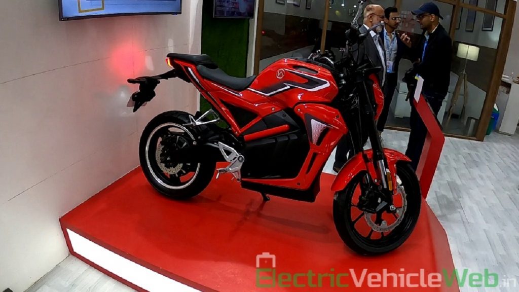 Hero Electric AE-47 side view - Auto Expo 2020