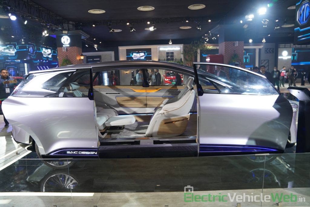 MG Vision-i (Roewe Vision i) Concept doors 1 - Auto Expo 2020