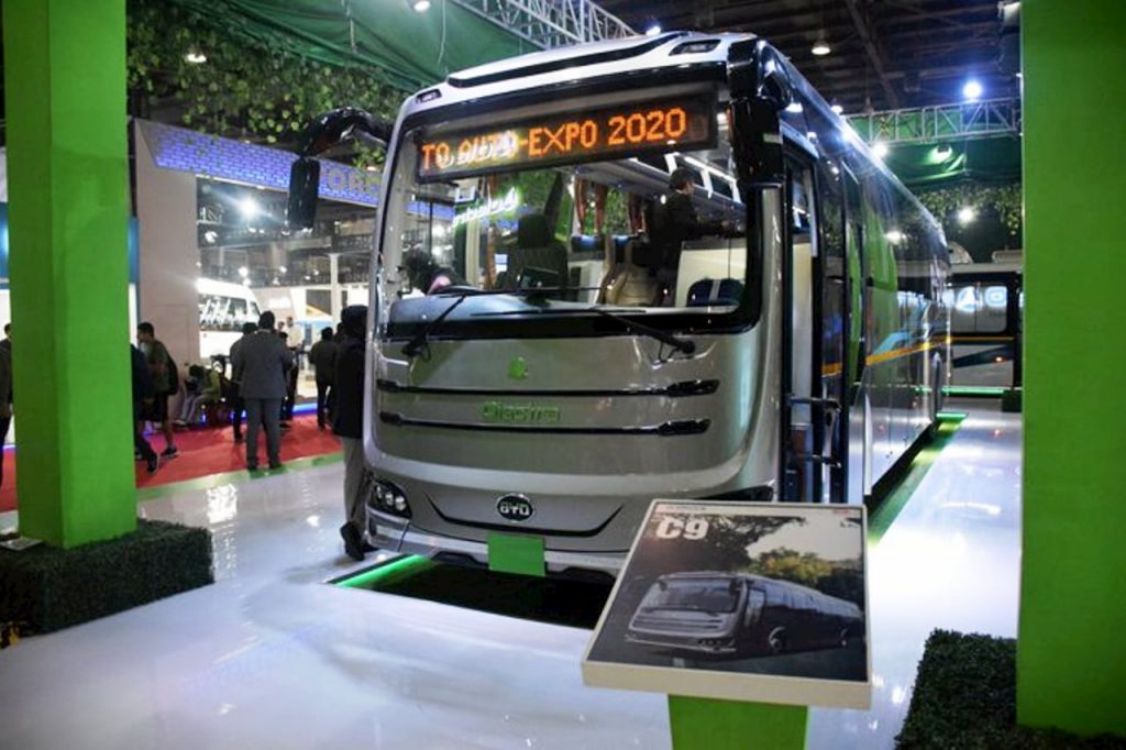 Olectra-BYD-C9-Electric-Bus-front-three-quarter-view-Auto-Expo-2020