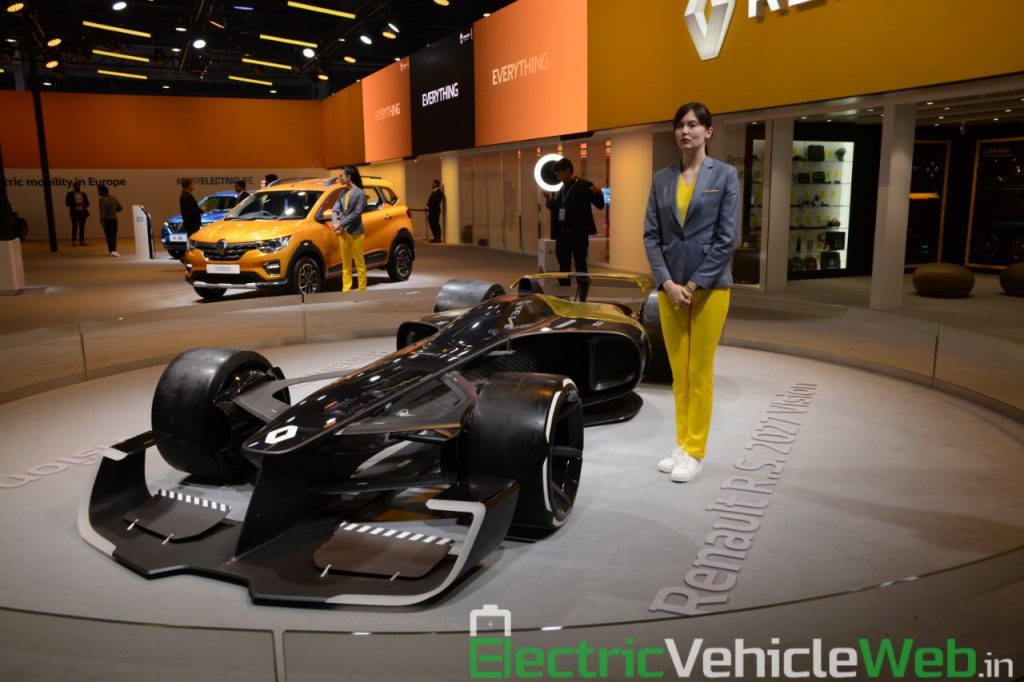 Renault RS 2027 Vision Concept front three quarter view 2 - Auto Expo 2020
