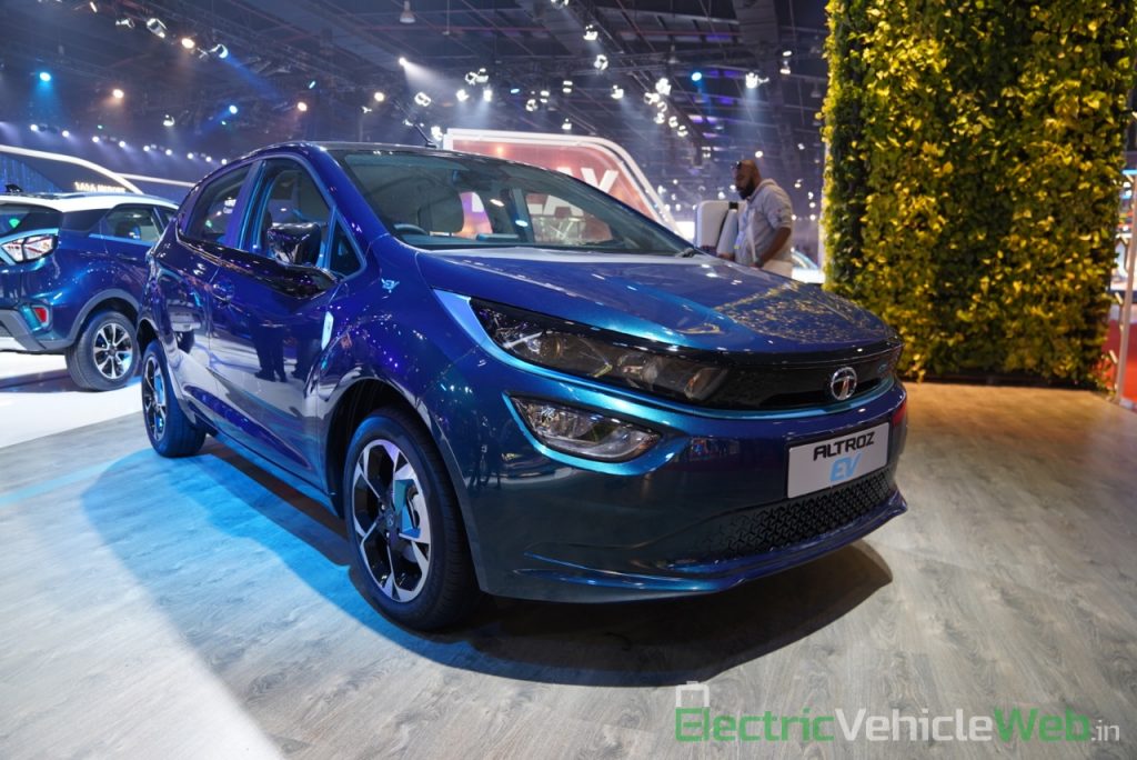 Tata Altroz EV front three quarter view 1- Auto Expo 2020