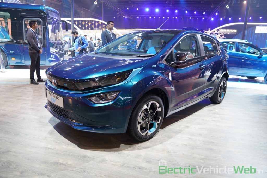 Tata Altroz EV front three quarter view 2 - Auto Expo 2020