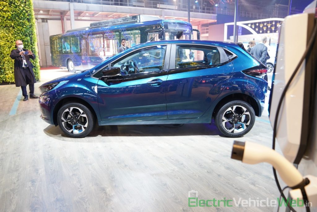 Tata Altroz EV side view 1- Auto Expo 2020