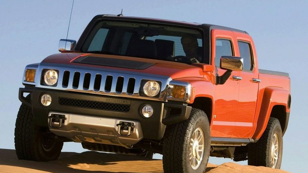 2008 Hummer H3T front three quarter view
