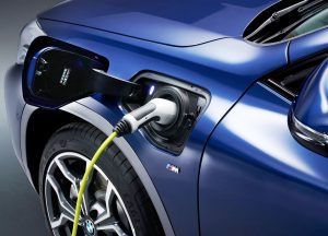 BMW X2 xDrive25e charging port (1)