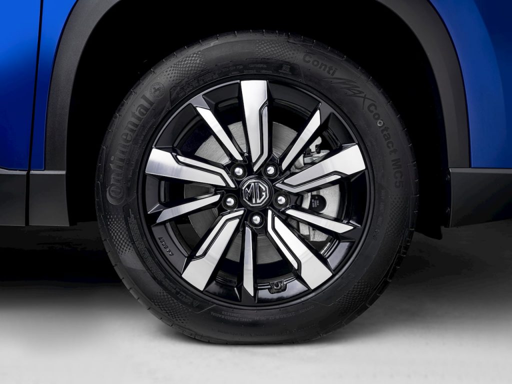 MG Hector Plus 6-seater alloy wheel image