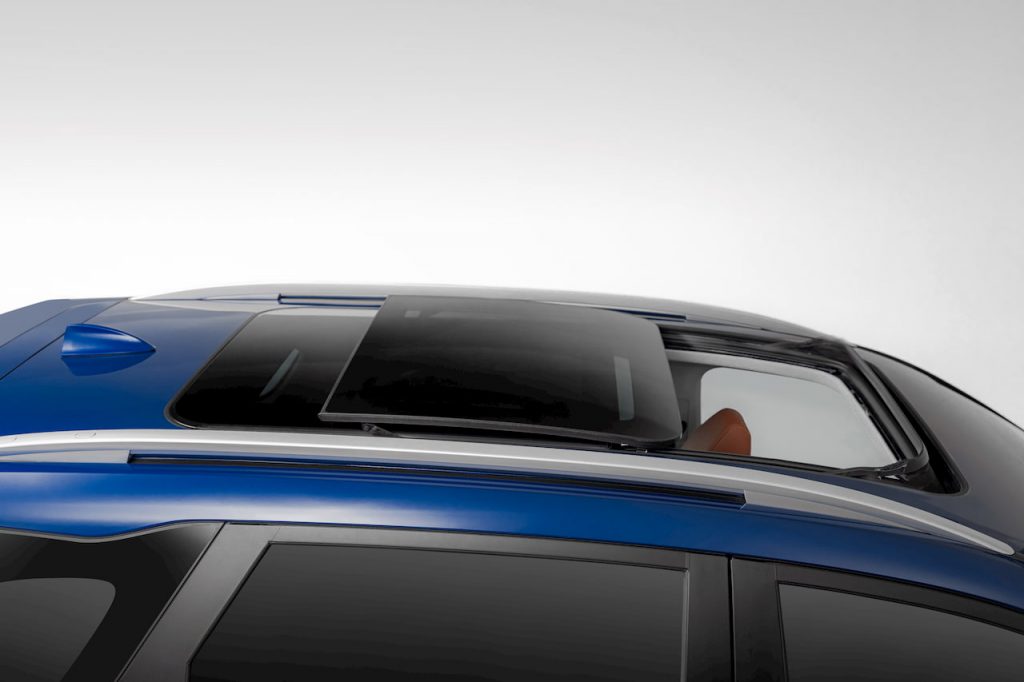 MG Hector Plus 6-seater sunroof open image
