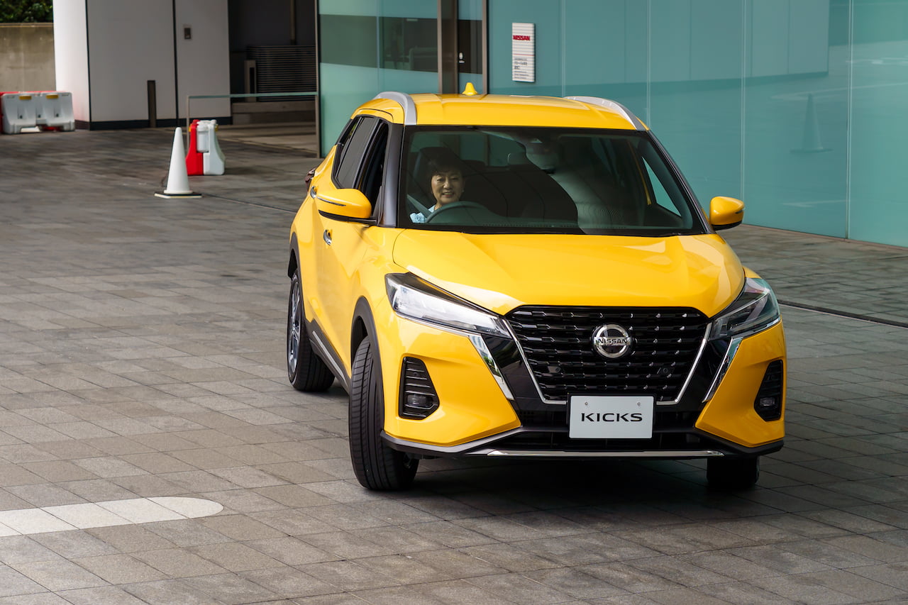 New Nissan Kicks e-Power facelift Sunlight Yellow