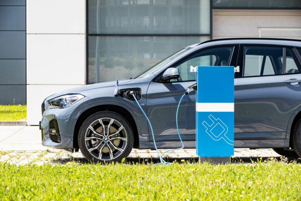 BMW X1 PHEV charging