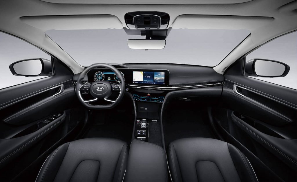 2021 Hyundai Mistra EV interior