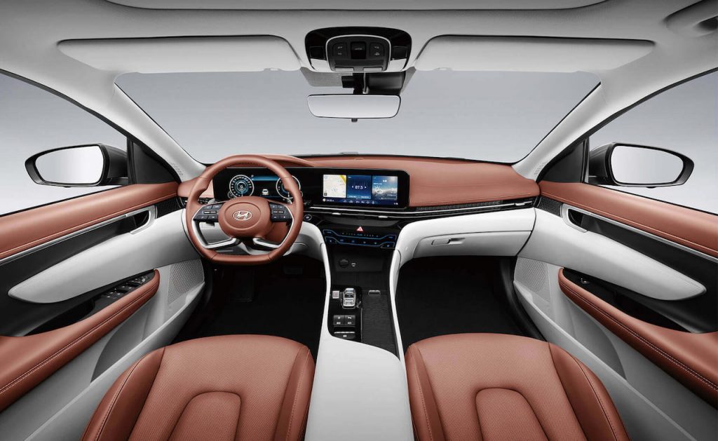 2021 Hyundai Mistra interior