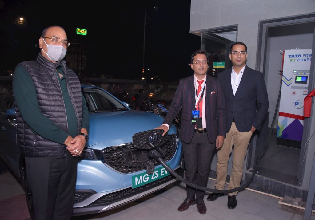 Agra vehicle fast charging station at MG dealership