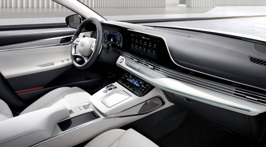 Hyundai Grandeur Le Blanc interior