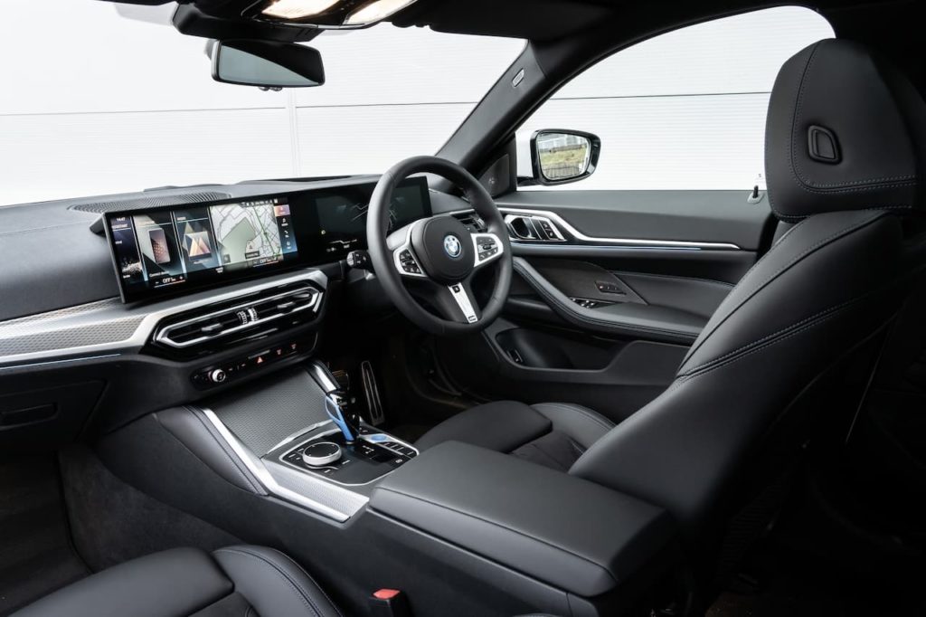 BMW i4 dashboard interior
